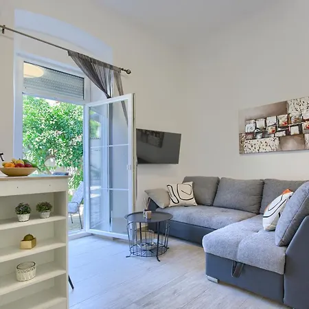 Apartment Apartman Emilia Pula