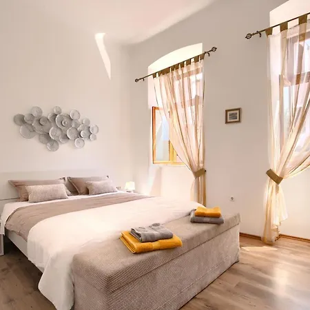 Apartman Emilia * Pula